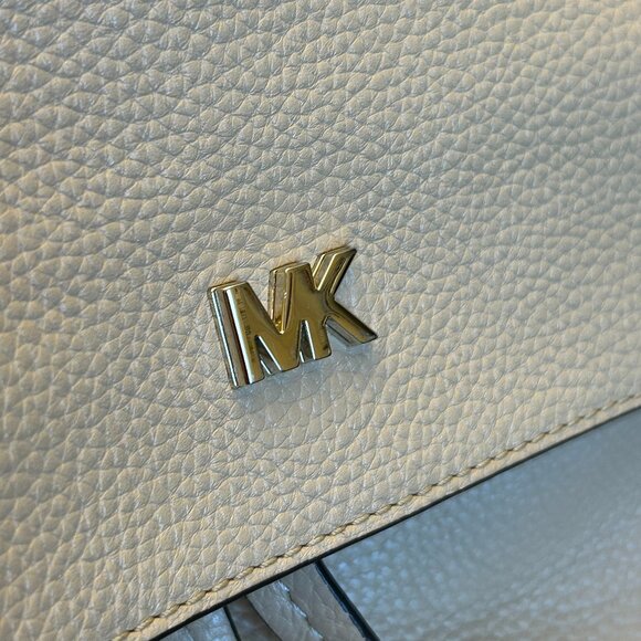 Michael Kors Junie Medium Pebbled Leather Backpack Butternut - Picture 15 of 16